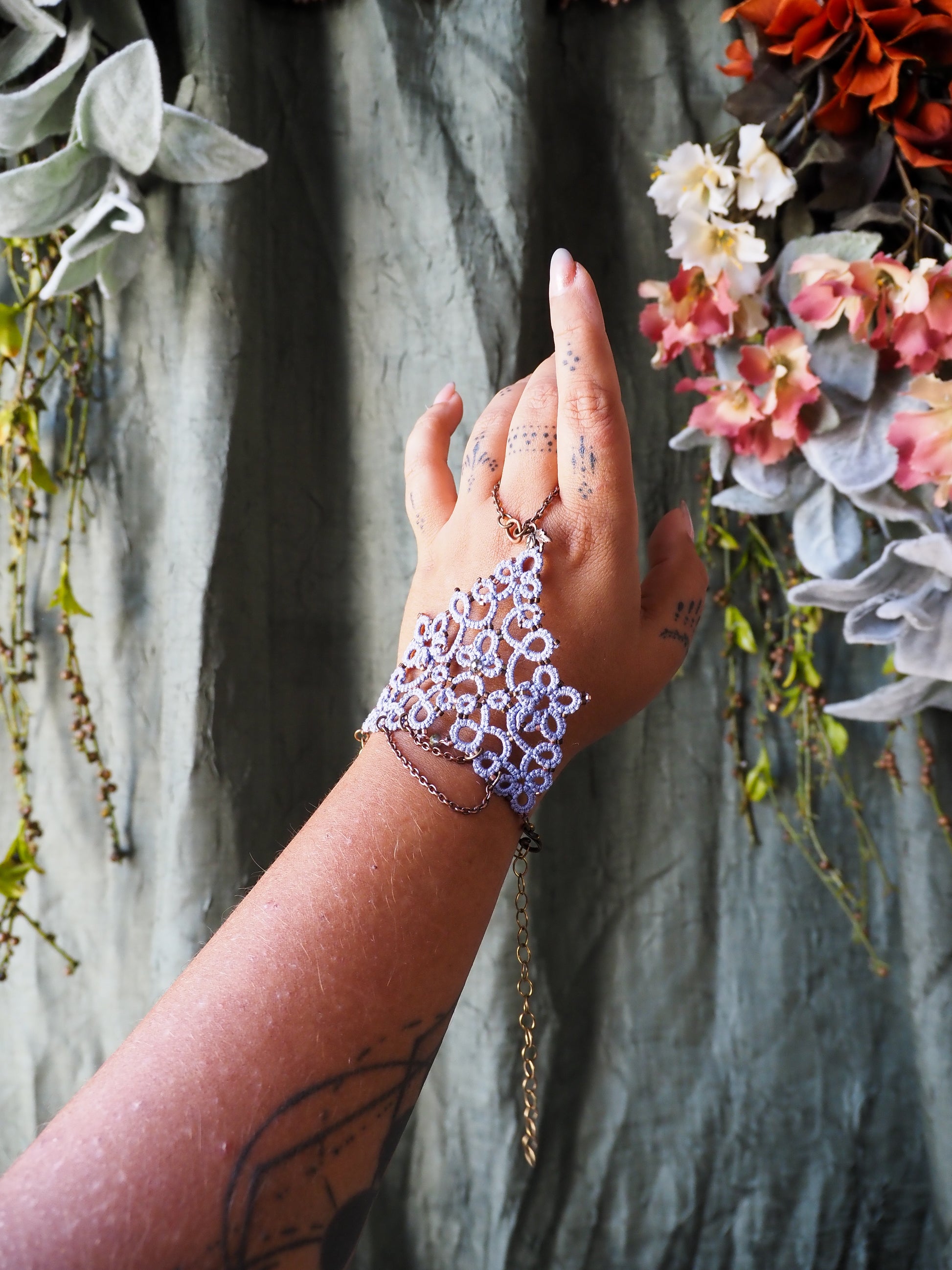 Light purple lace hand chain bracelet